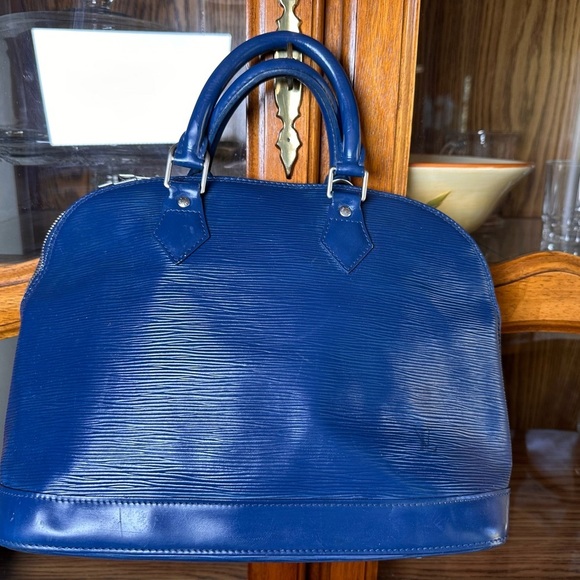 Authentic LOUIS VUITTON Epi Alma Myrtle Bag Blue - Picture 2 of 14